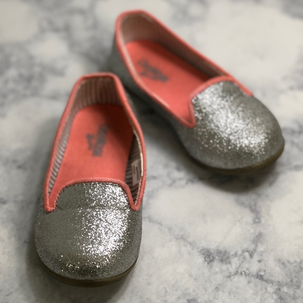 OshKosh glitter flats - toddler grl - sz 7